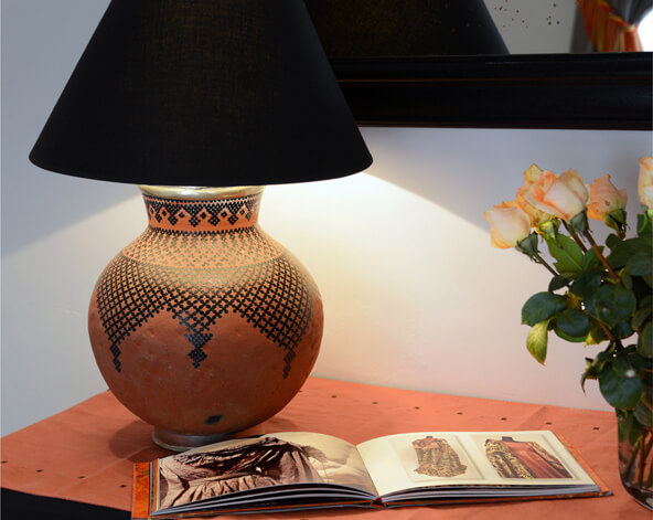 decoration of the Patio suite riad Dar Housnia in Marrakech