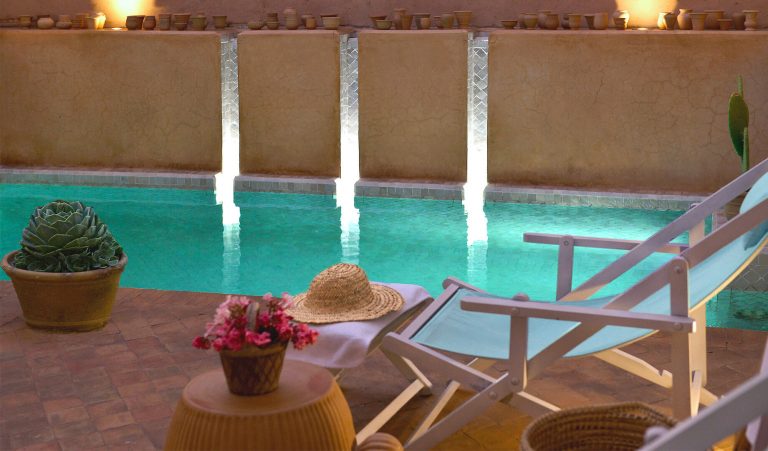 swimming pool of the riad Dar Housnia in Marrakech